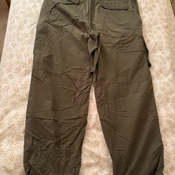 Olive Drab Men’s GAP Summer Weight Modern Khakis - Picture 2 of 4